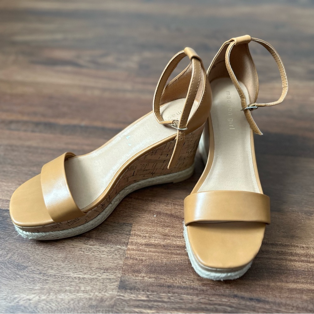 Madden Girl Matches Tan wedges size 8.5 NWOT